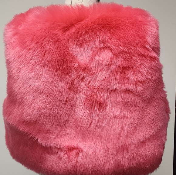 Vest - Picture 7 of 8